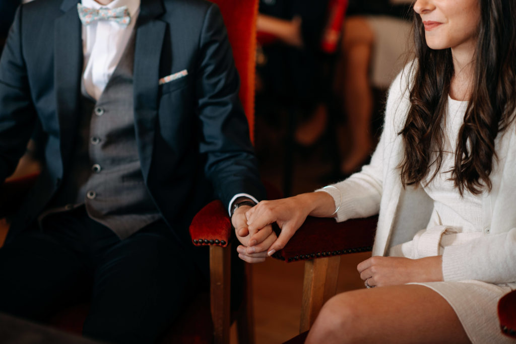 Mariés main dans la main