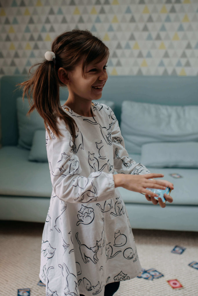 Petite fille qui sourit