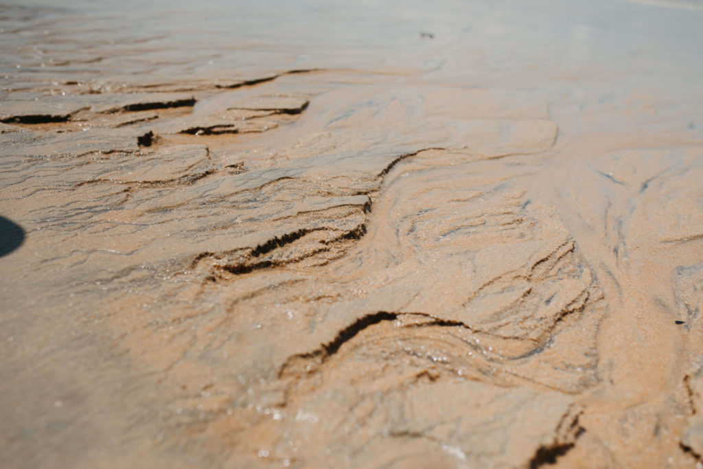 Traces dans le sable