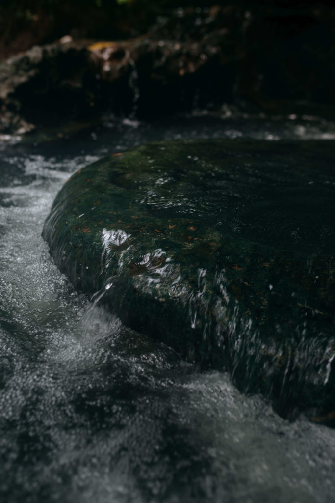 Source d'eau chaude en Thaïlande