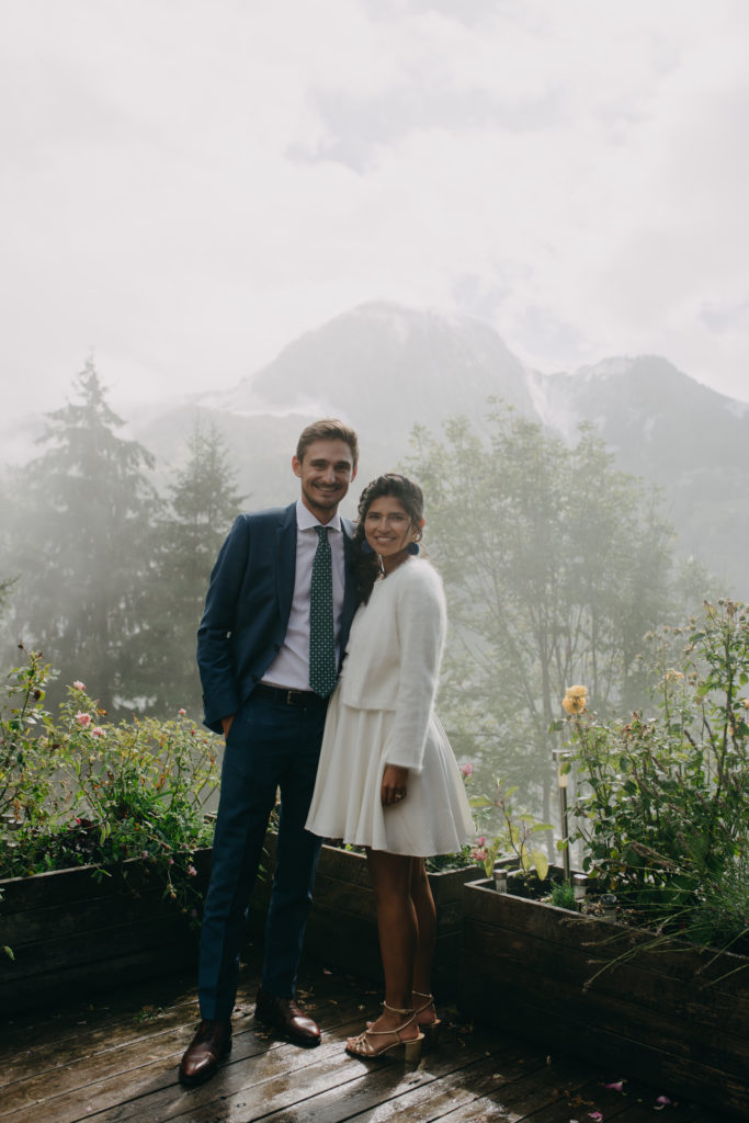 portrait des mariés à la montagne