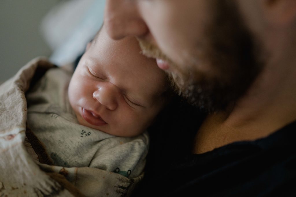 nouveau né qui dort