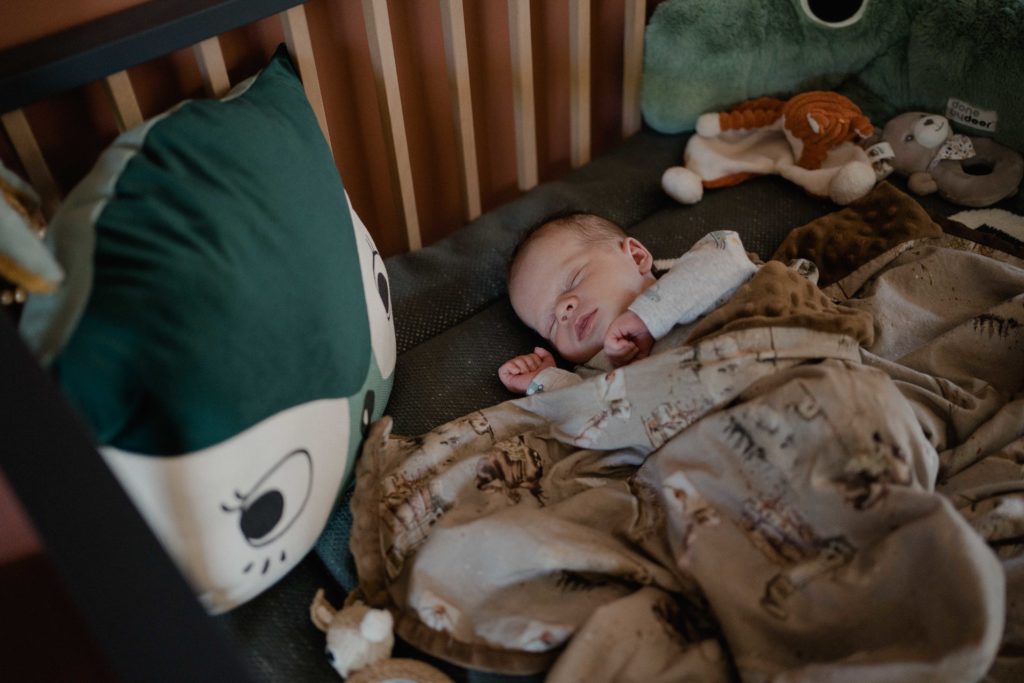 nouveau né qui dort