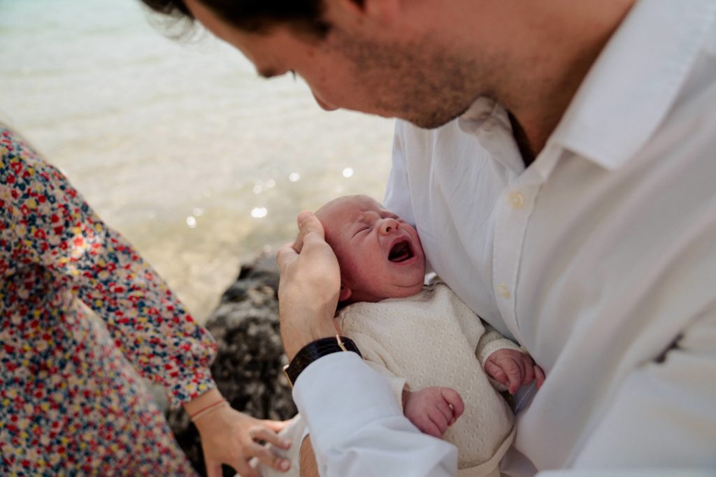 bébé qui pleure