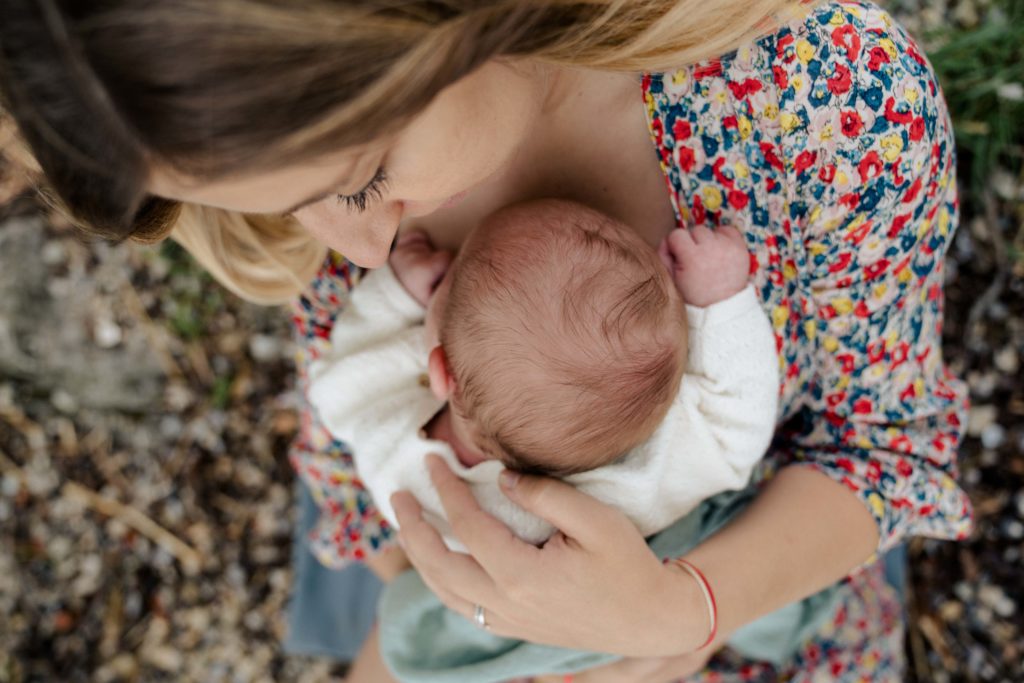 regard d'une mère sur son bébé